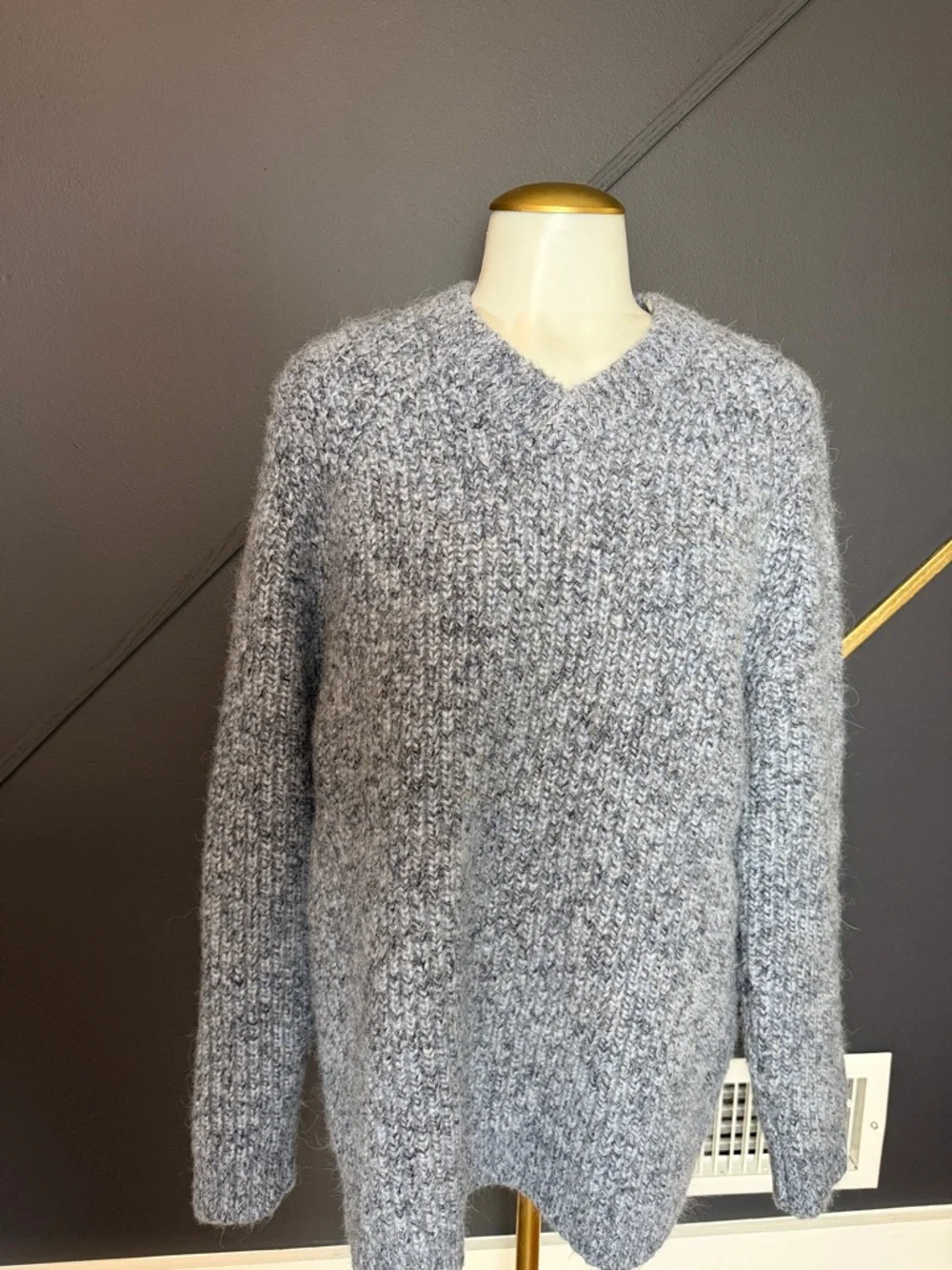 Men’s Lululemon Alpaca Wool-Blend V-Neck Sweater -
Heathered Shale Blue - Picture 1 of 6